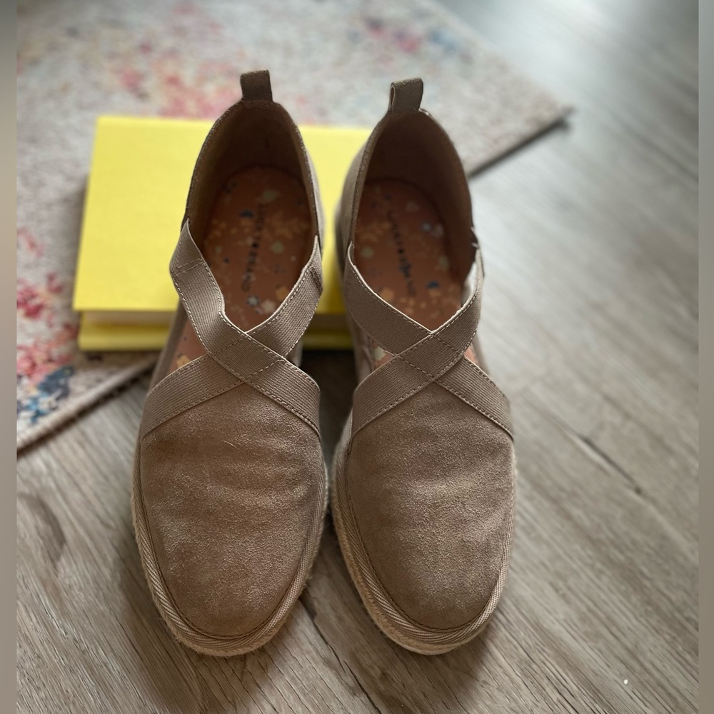 Womens Lucky Brand Suede Flats